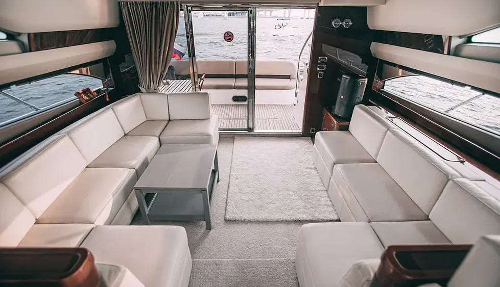 Яхта Princess 58