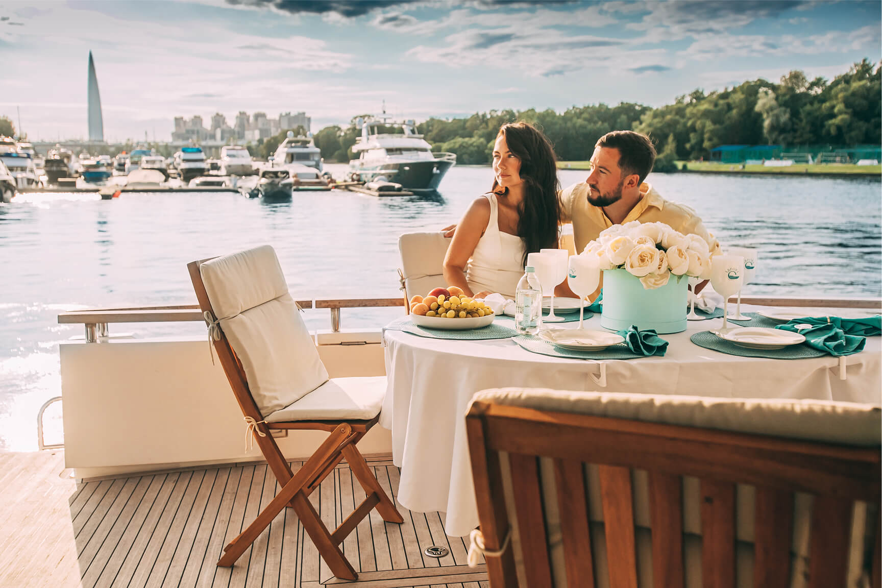 Яхта Fairline 68