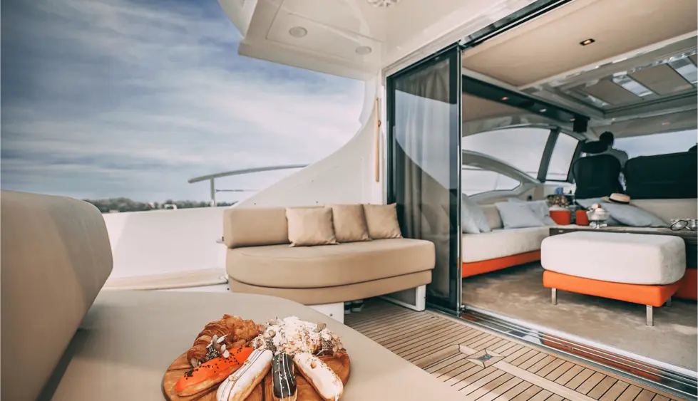 Яхта Azimut 62S