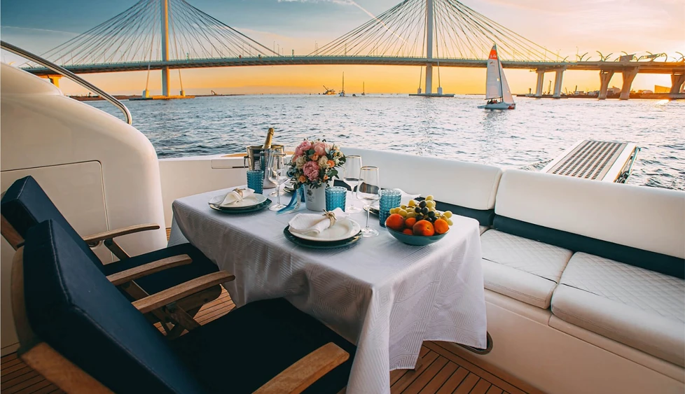 Яхта Princess 57