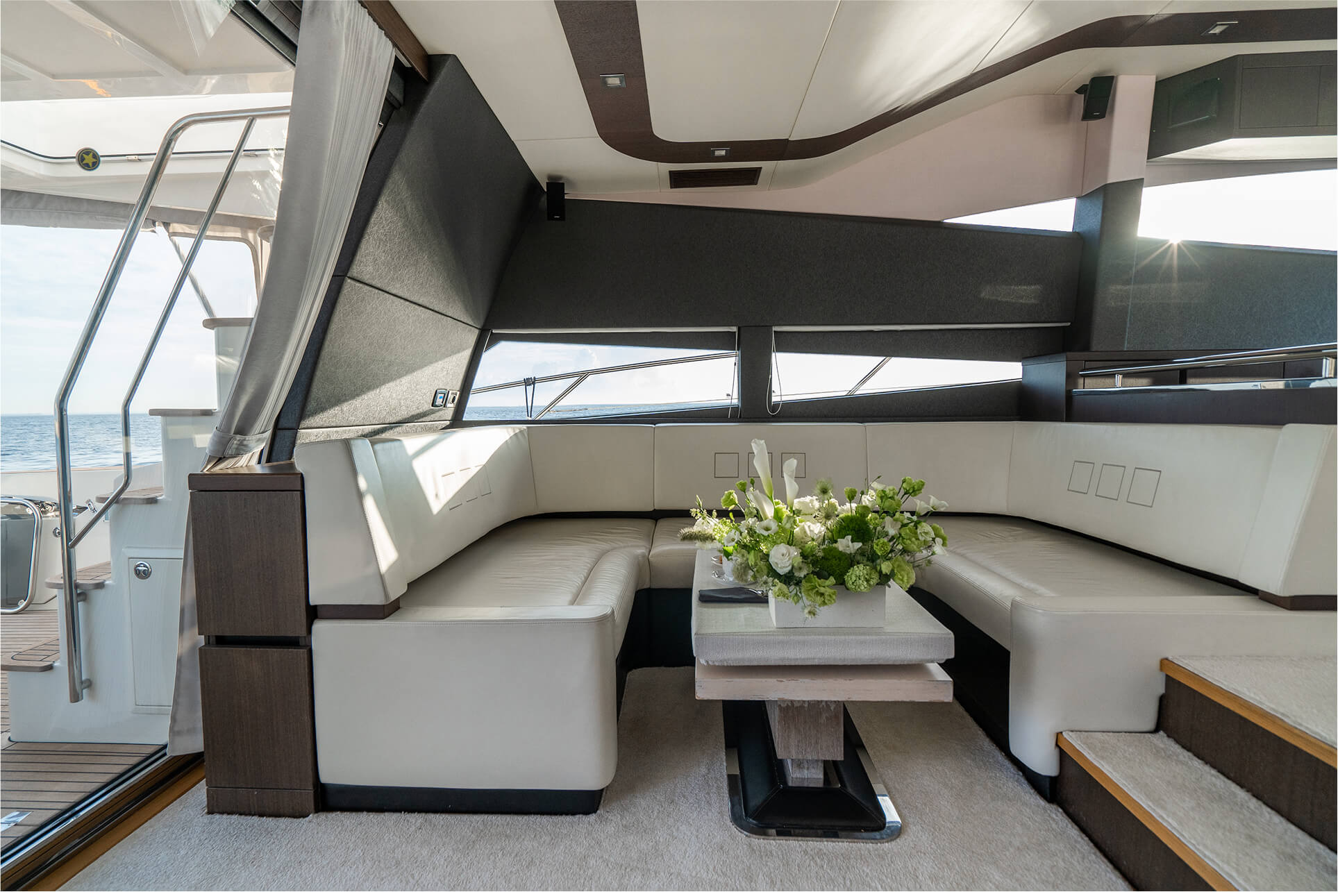 Яхта Galeon 640 Fly