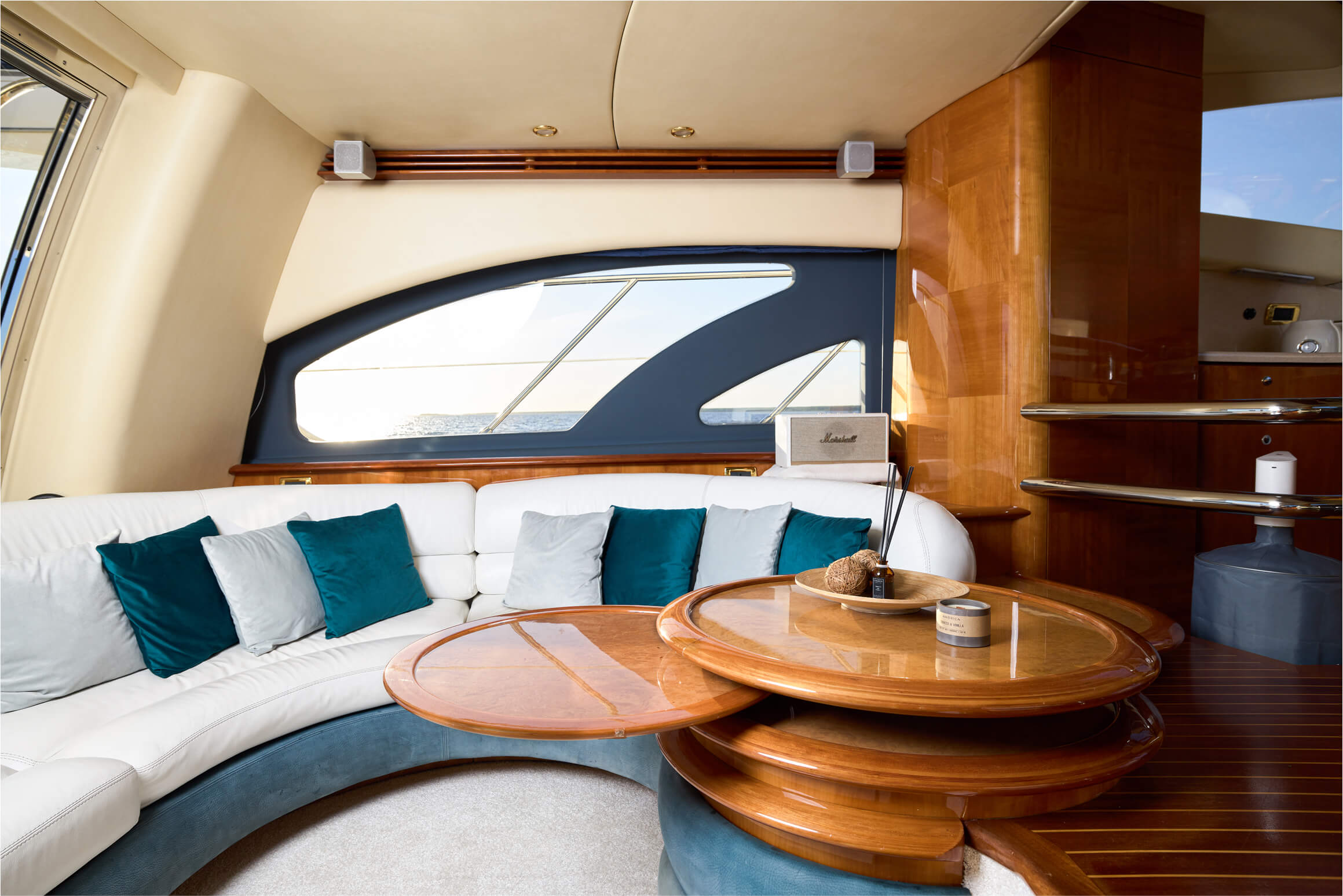 Яхта Azimut 55