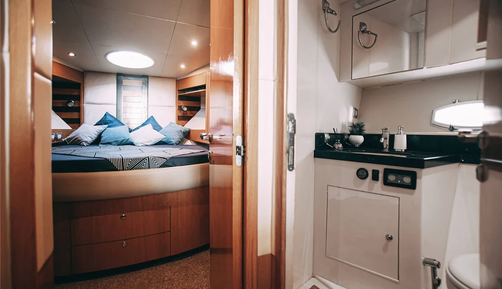 Яхта Majesty 44