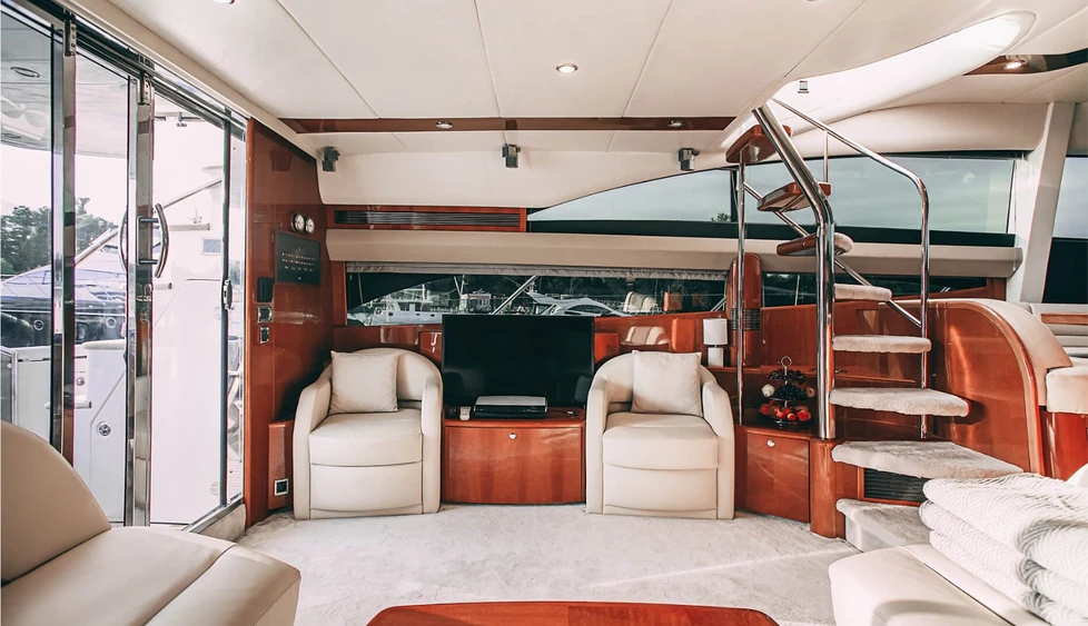 Яхта Princess 57