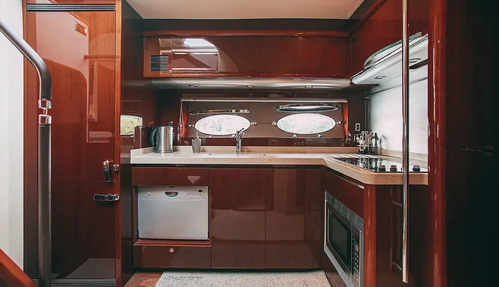 Яхта Princess 58