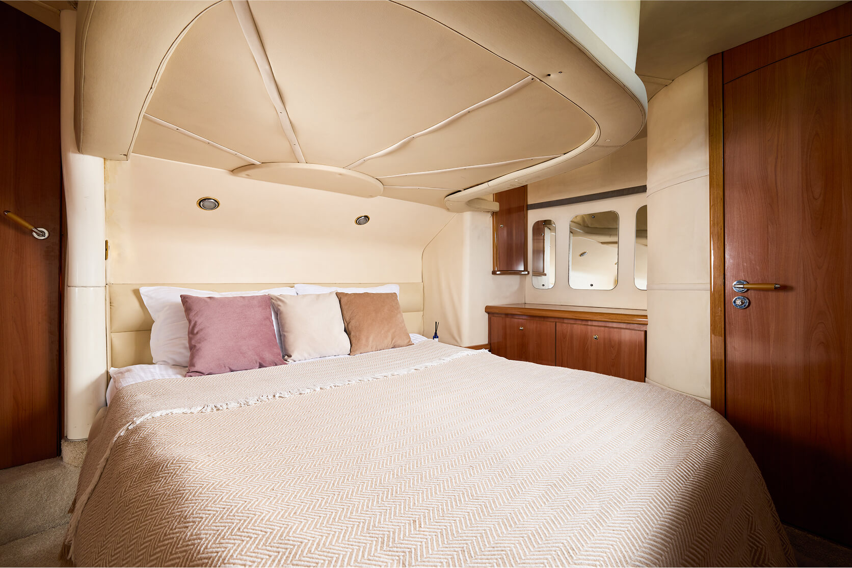 Яхта SeaLine Monte Carlo