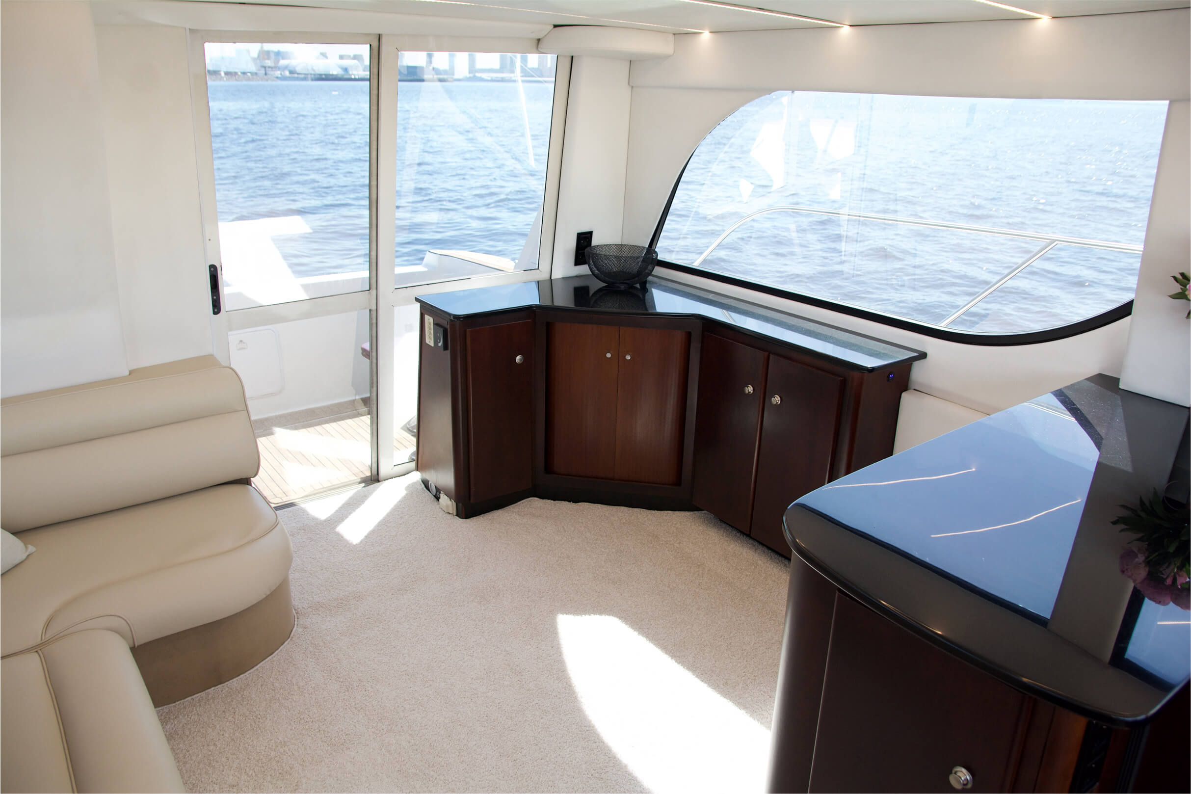 Яхта Meridian 381