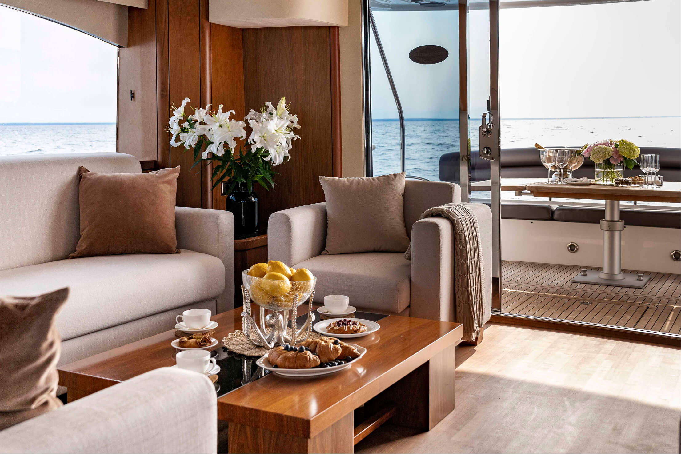 Яхта Sunseeker 70 Pallada
