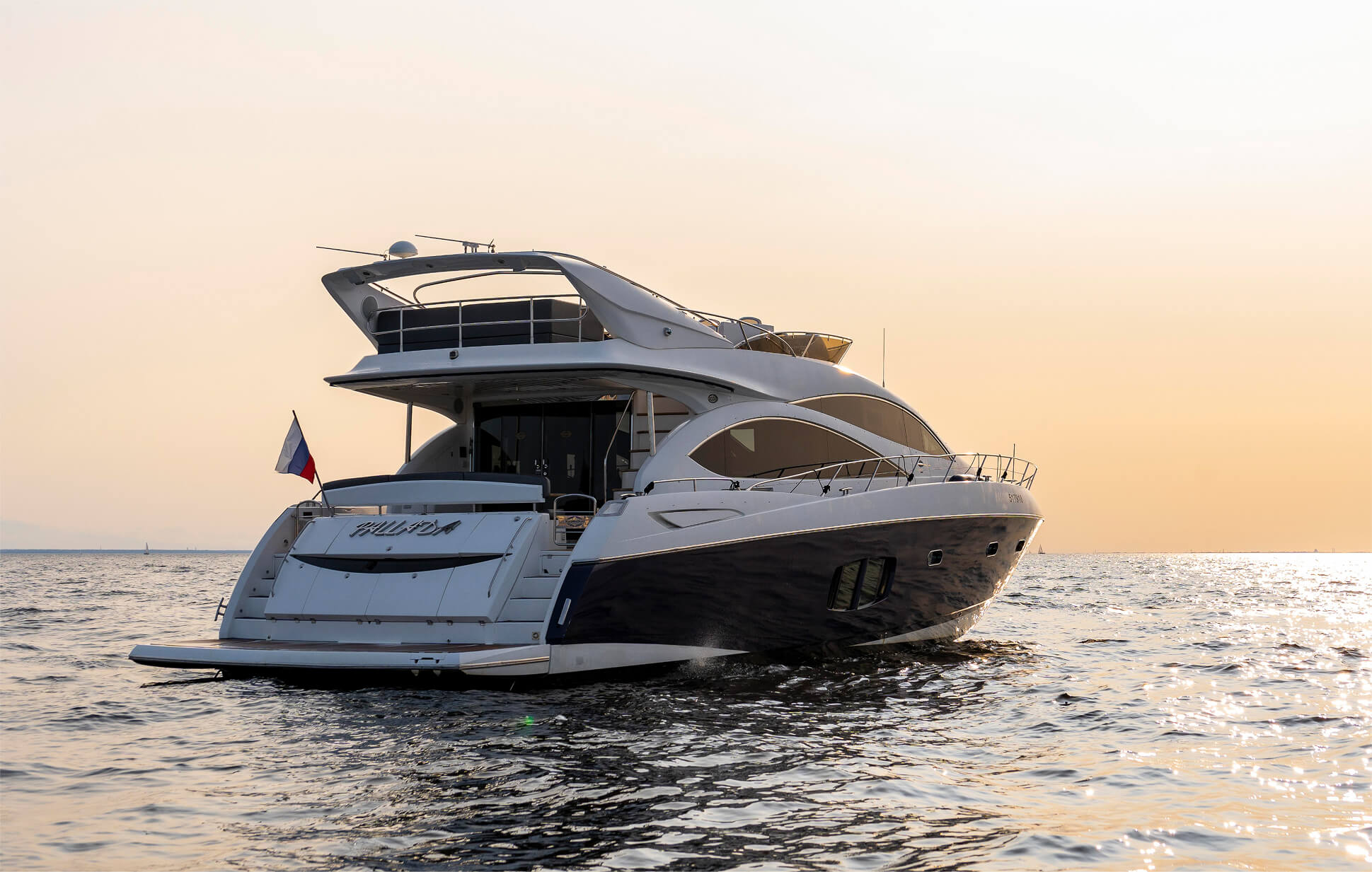 Яхта Sunseeker 70 Pallada