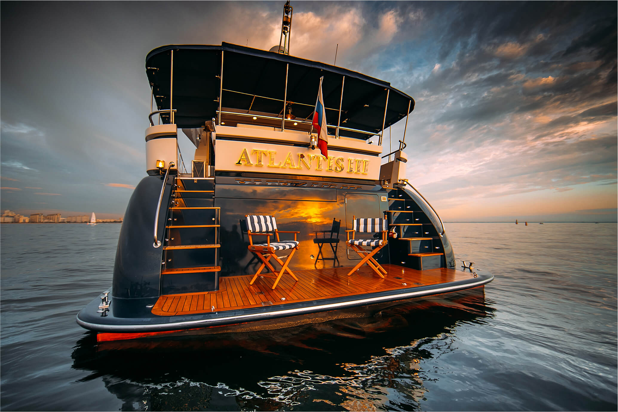 Яхта Atlantis