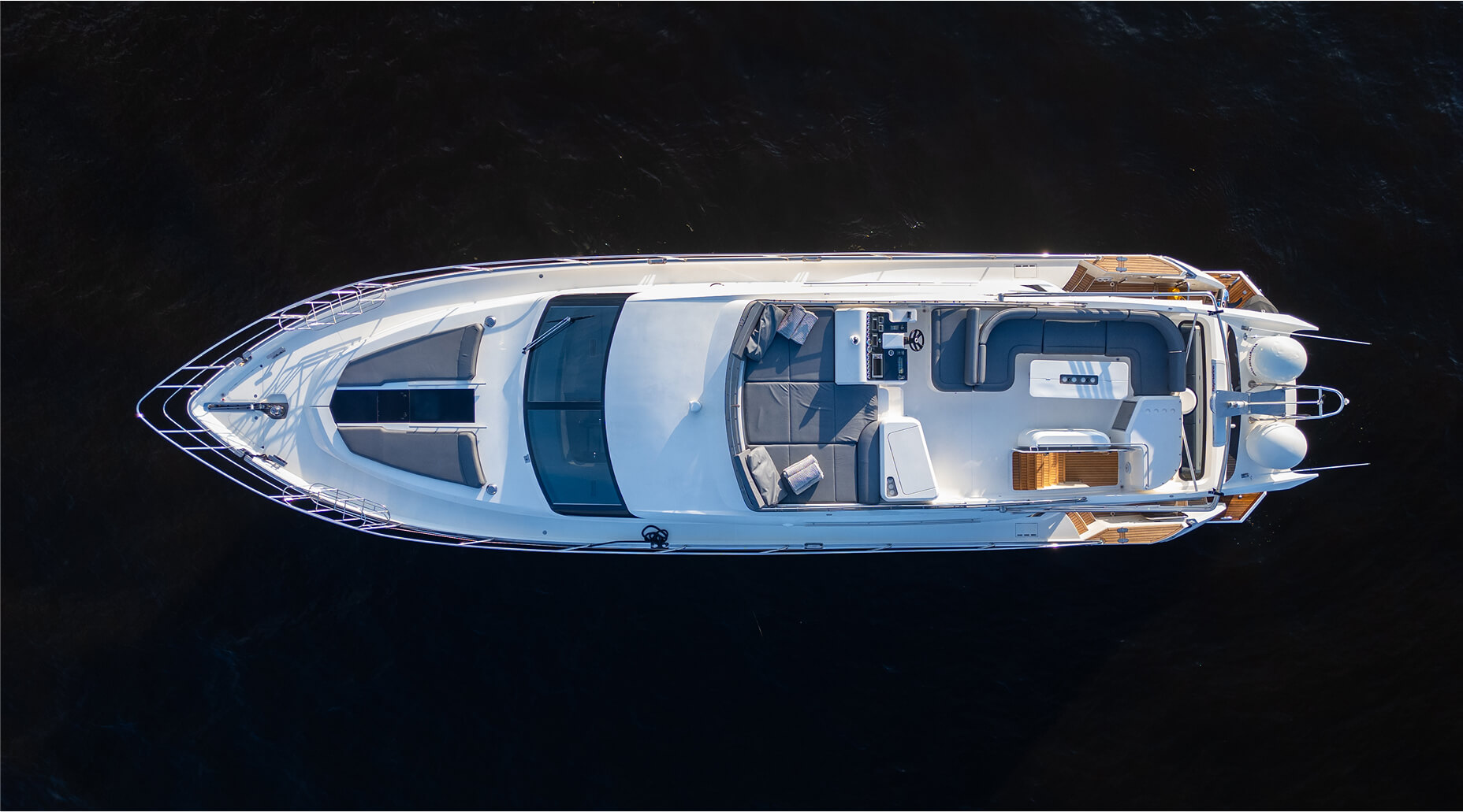 Яхта Galeon 640 Fly