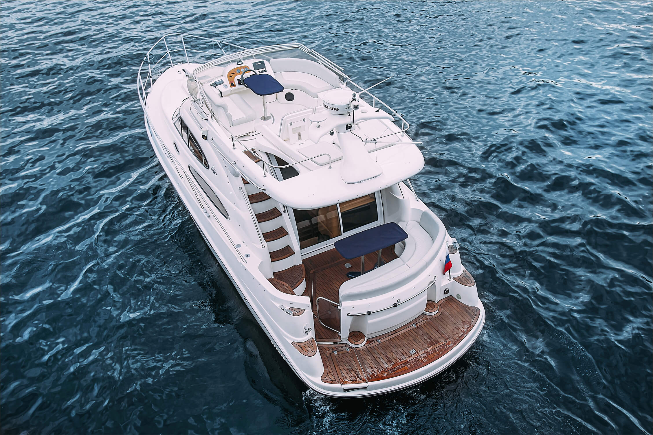Яхта Sealine 37