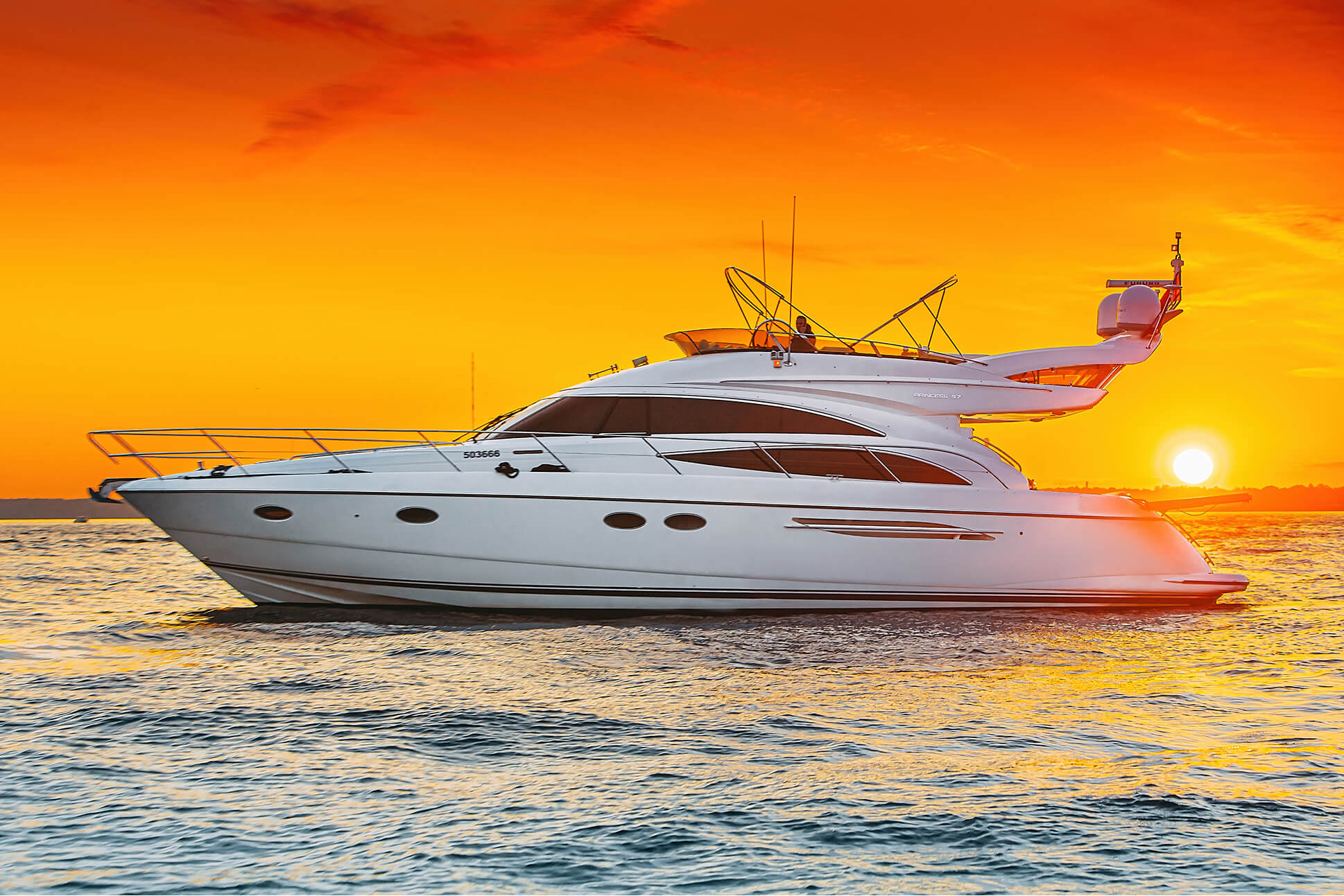 Яхта Princess 57