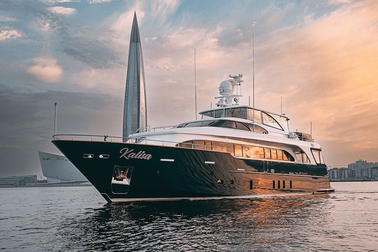 Яхта Benetti 90