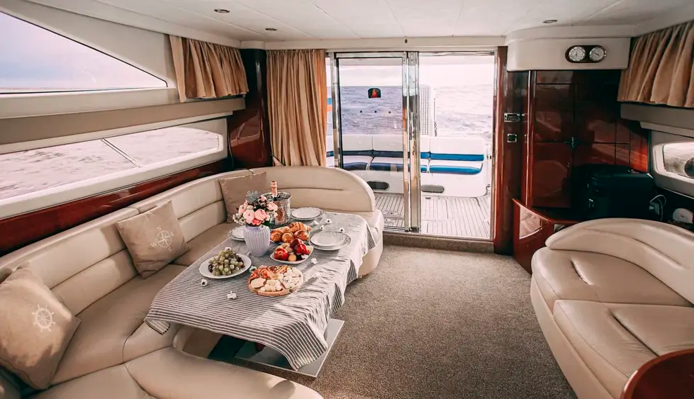 Яхта Princess 50
