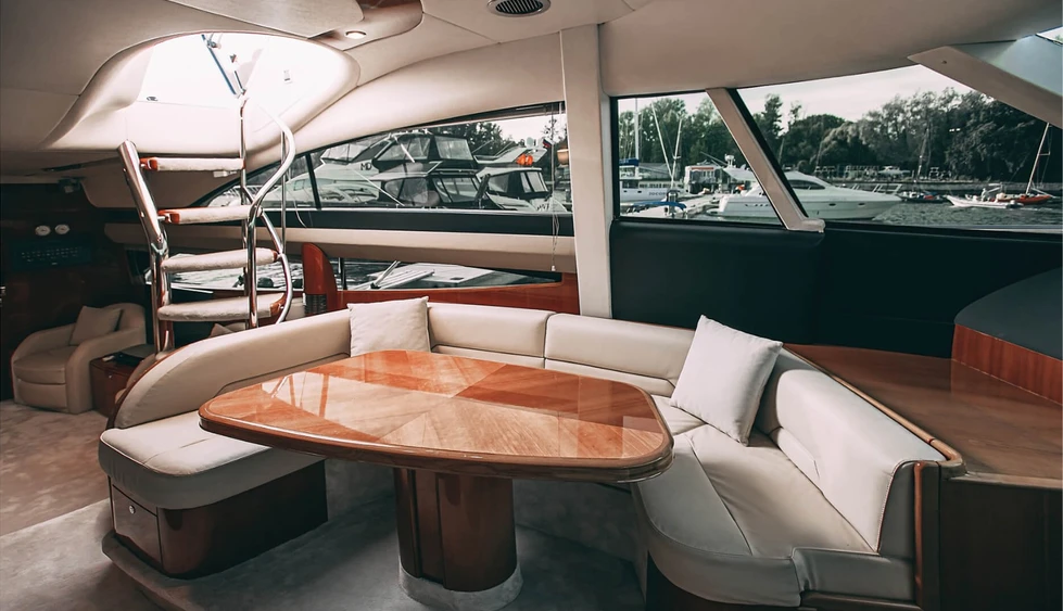 Яхта Princess 57
