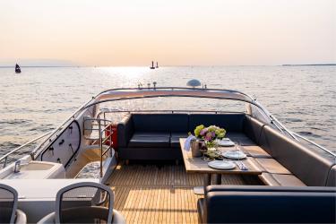 Яхта Sunseeker 70 Pallada