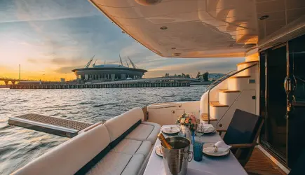 Яхта Princess 57