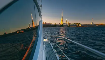 Яхта Majesty 44