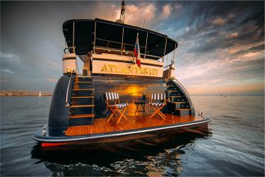 Яхта Atlantis