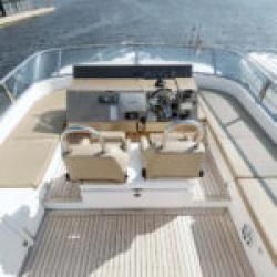 Яхта Fairline 65
