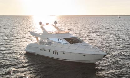 Яхта Azimut 55