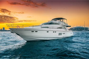 Яхта Fairline 68