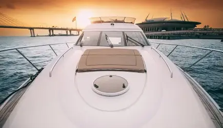 Яхта Princess 58